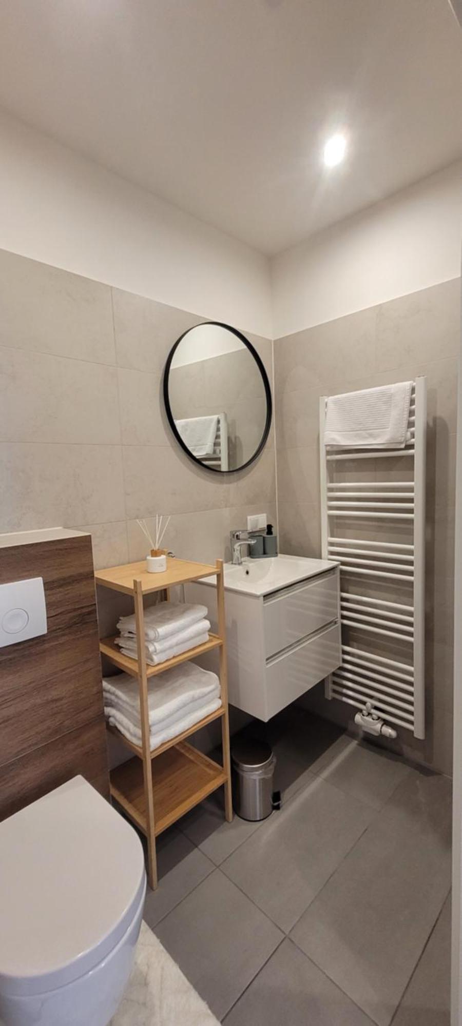 Altbauwohnung Mit Charme - Selbst Check In - Queensize Bett เวียนนา ภายนอก รูปภาพ